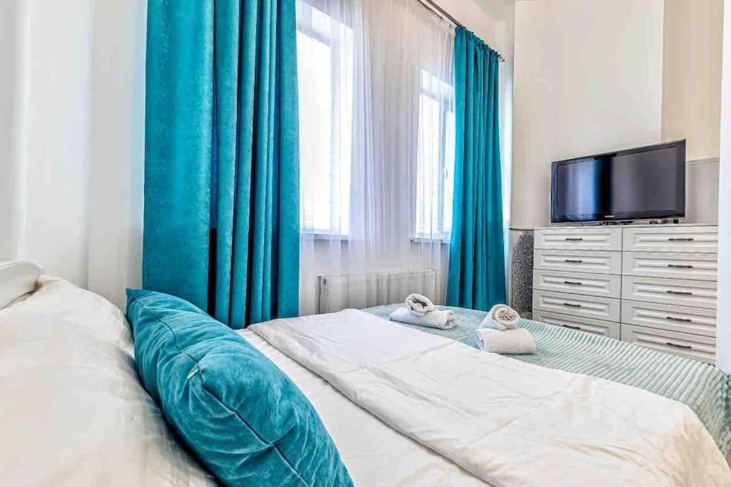Уютная Квартира С Террасой В Сердце Столицы Apartment Taldykol Luaran gambar