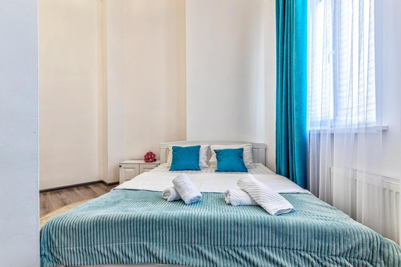 Уютная Квартира С Террасой В Сердце Столицы Apartment Taldykol Luaran gambar