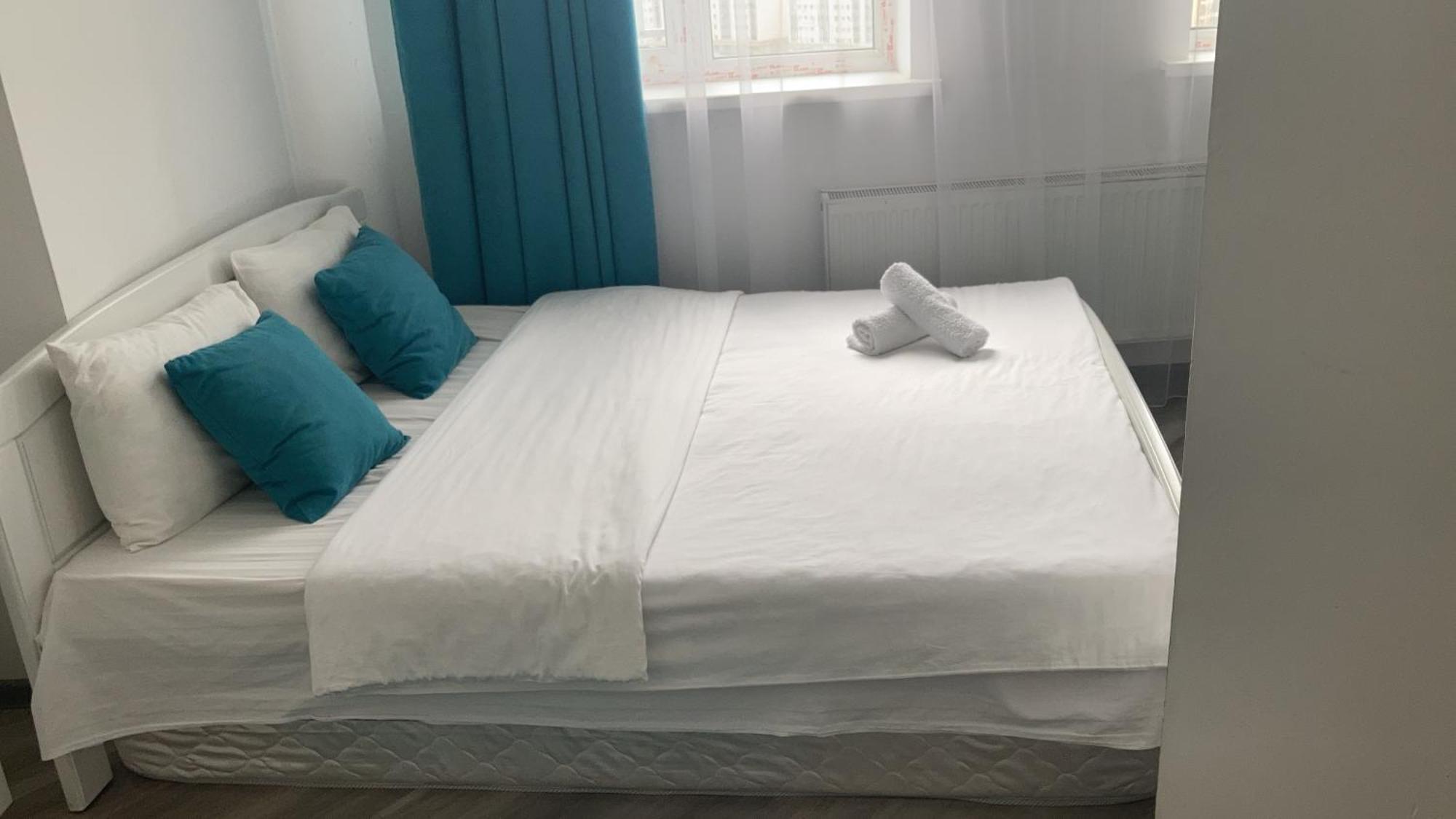 Уютная Квартира С Террасой В Сердце Столицы Apartment Taldykol Luaran gambar